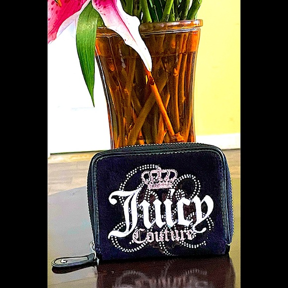 Juicy Couture Black, White, & Pink Wallet - Picture 2 of 7